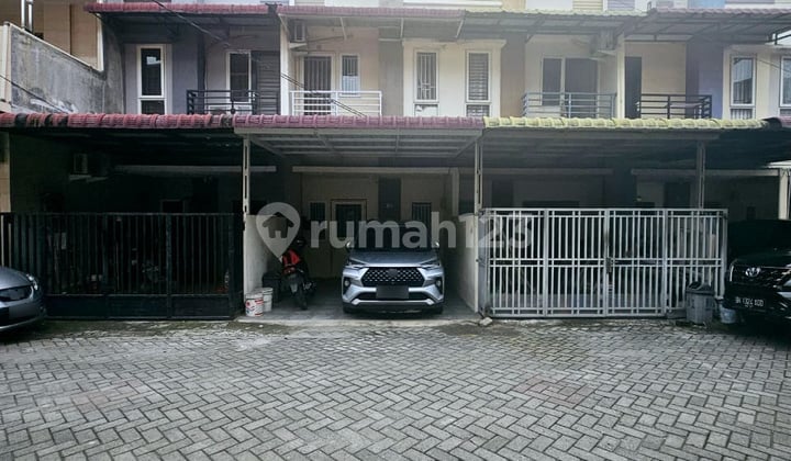 Rumah di Komplek Cendrawasih Townhouse Dekat Gatot Subroto