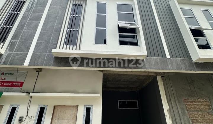 Villa at Bhayangkara Palace Complex