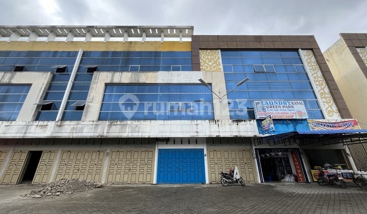 Shop House in Green Park Complex, Stm Ujung Street