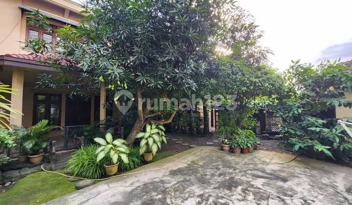 Villa di Jalan Sukasari Dekat Jalan Stm