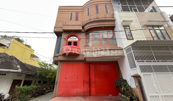 Ruko Hook di Jalan S Parman Gg Rustam