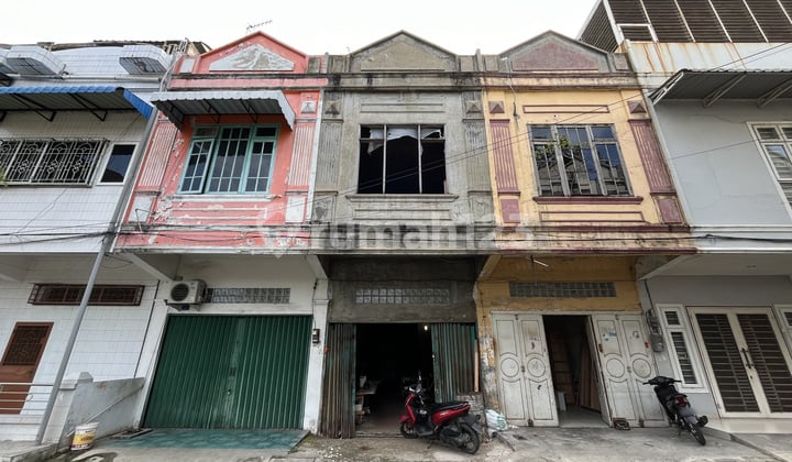 Rumah di Komplek Mados Prima Krakatau