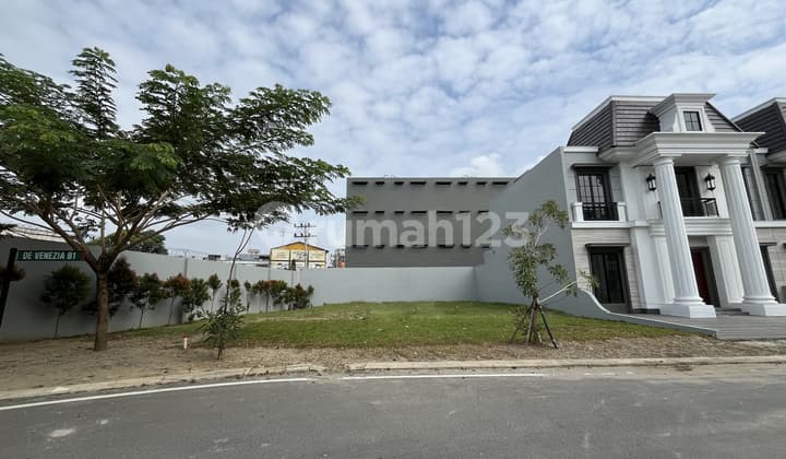 Hook Plot in Citraland Helvetia Complex