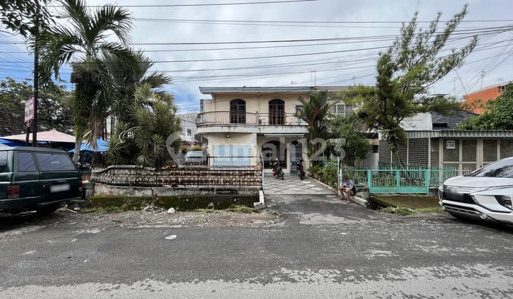 Rumah Hook di Jalan Percut Simpang Gajah