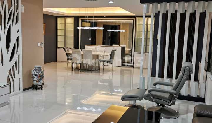 Condominium Cambridge di Tower Picaso