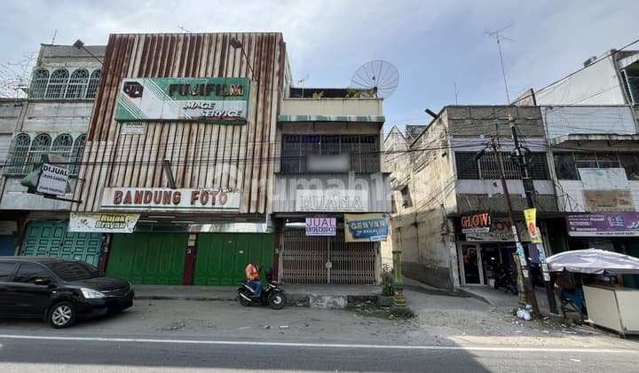Ruko di Jalan Yos Sudarso ( Dekat Jembatan )