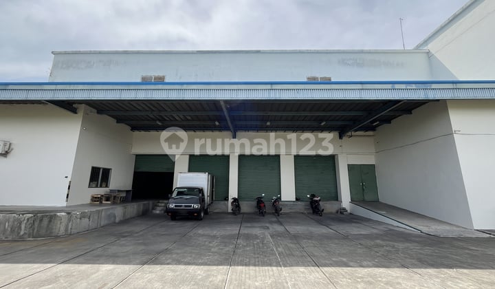 Gudang di Jalan Asrama