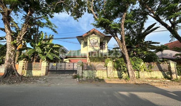 Villa di Jl. D.i. Panjaitan ( Iskandar Muda / Gajah Mada )