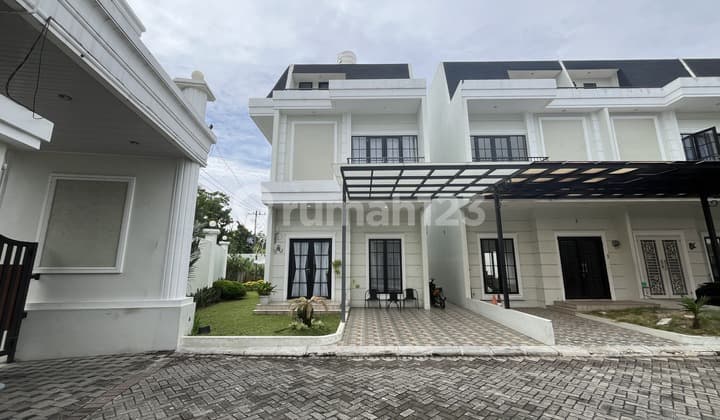 Villa di Komplek Grand Patriot Palace Gatot Subroto