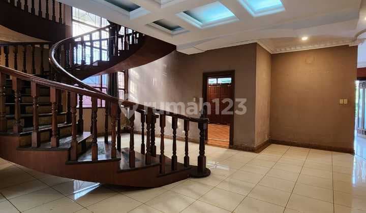 Villa di Komplek Griya Riatur Jalan Krisan