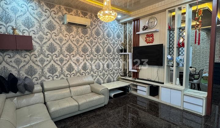 Villa di Komplek Mutiara Palace