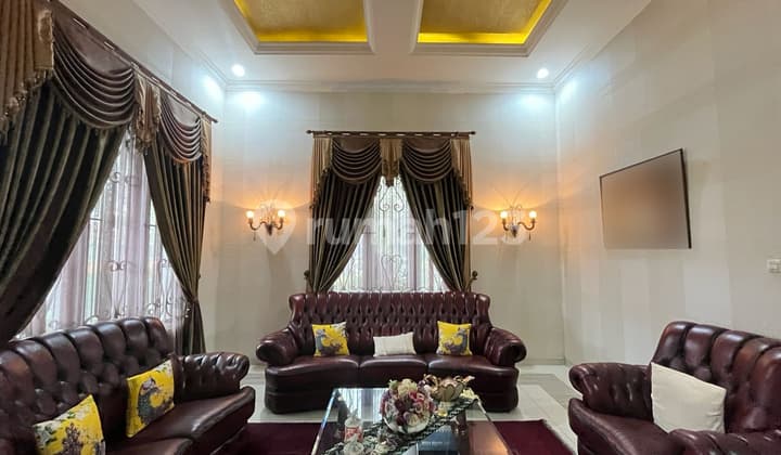 Villa on Jalan Pasar Baru (Jamin Ginting near Citra Garden)