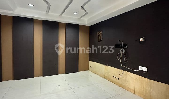 Villa di Komplek Cemara Kuta