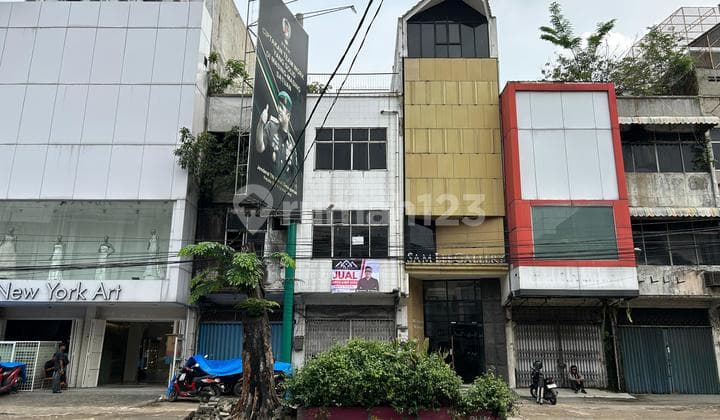 Ruko di Jalan Serdang ( Hm Yamin - Dekat New York Art )