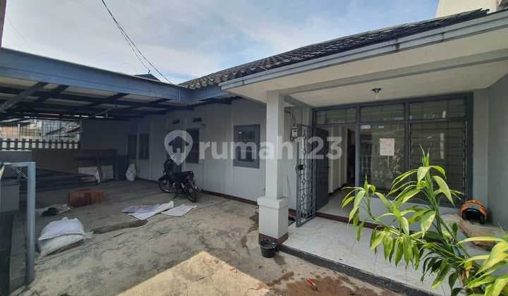 Cheap! Newly Renovated Ready-to-Live House, in Sayap Moh Toha