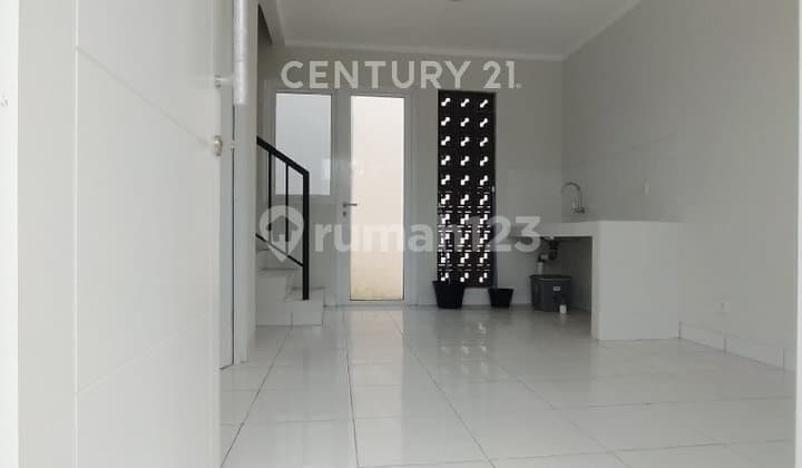 Rumah Siap Huni 2 Lantai Summarecon Cluster Dayana Bagus