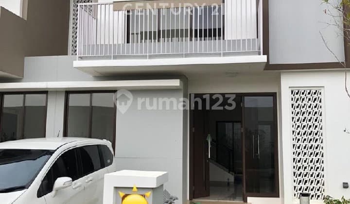 House in Summarecon Close to Mall, Shops, Etc.