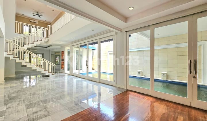 Rumah Lokasi Strategis di Kebayoran Baru, Tirtayasa