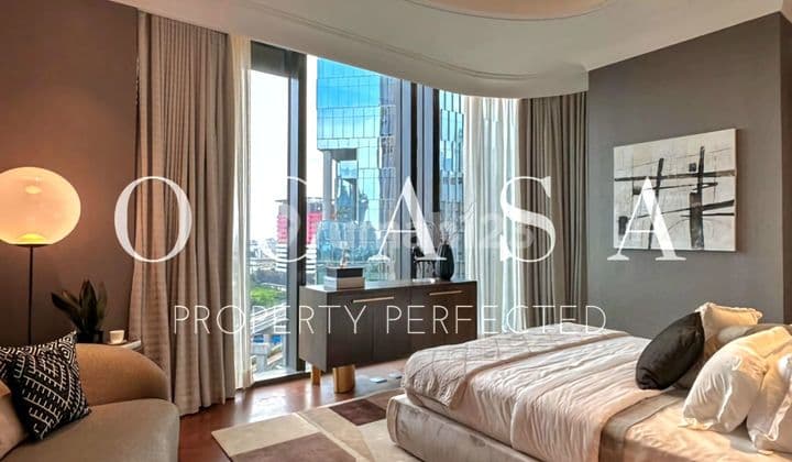Apartemen St Regis 3 Kamar Tidur Semi Furnished Baru