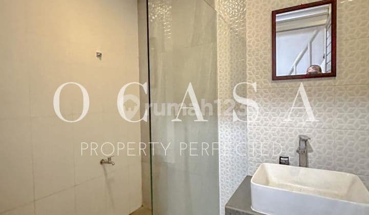 Commercial Building for Sale in Senopati, South Jakarta, Roadside