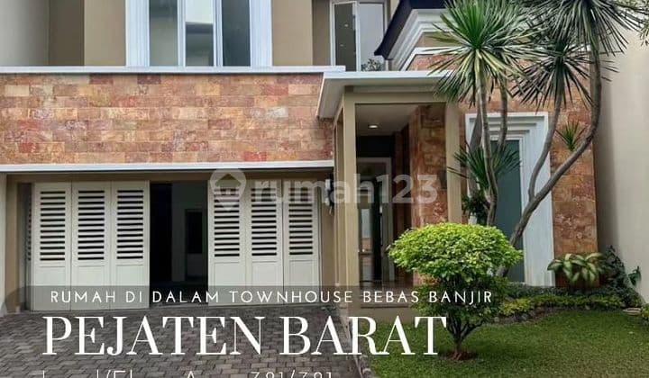 Rumah di Jalan pejaten barat
Jakarta Selatan Dalam Townhouse Bagus