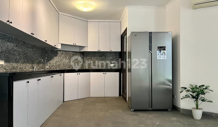 Dijual/Disewakan Rumah di Ancol Barat Lt.14x25m2 Full Furnished