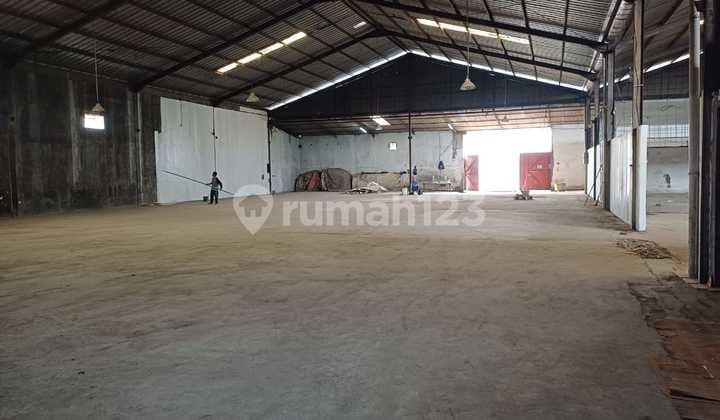 Warehouse for Rent in Cipondoh, 1,600 sqm, Ready Early March Warehouse for Rent in Cipondoh, 1,600 sqm, Ready Early March