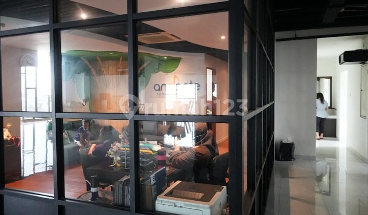 Dijual Gedung Kantor 6 Lantai di Jl. Panjang Jakbar Lt.780m2