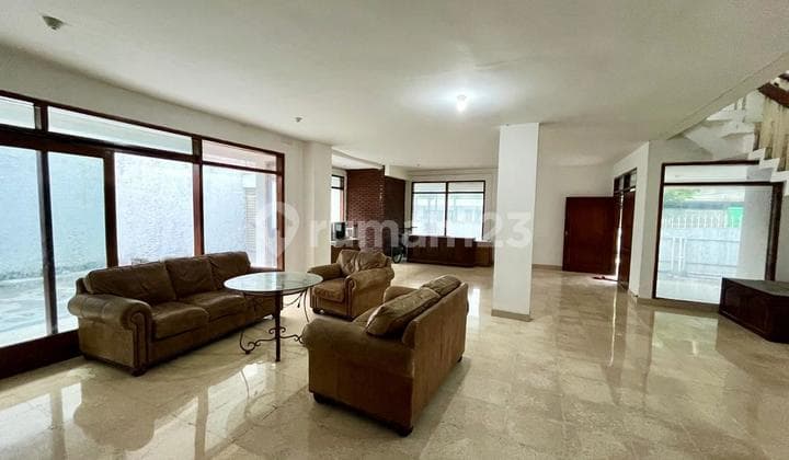 For Sale House in Darmawangsa, South Jakarta, Land Size 500m2, Price Negotiable