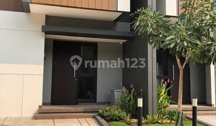 Dijual Rumah di Summarecon Crown Gading Cluster Regia Bekasi Lt.7x11m2 Harga Nego