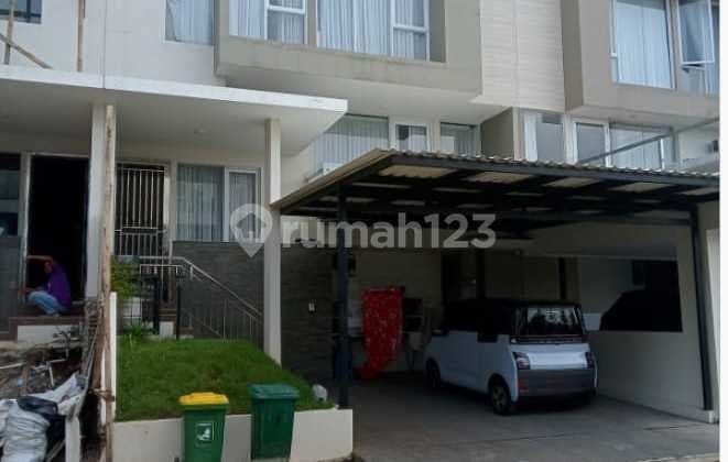 For Sale 3-Story Luxury House in Citra 8, Land Size 8x15m², Fully Furnished