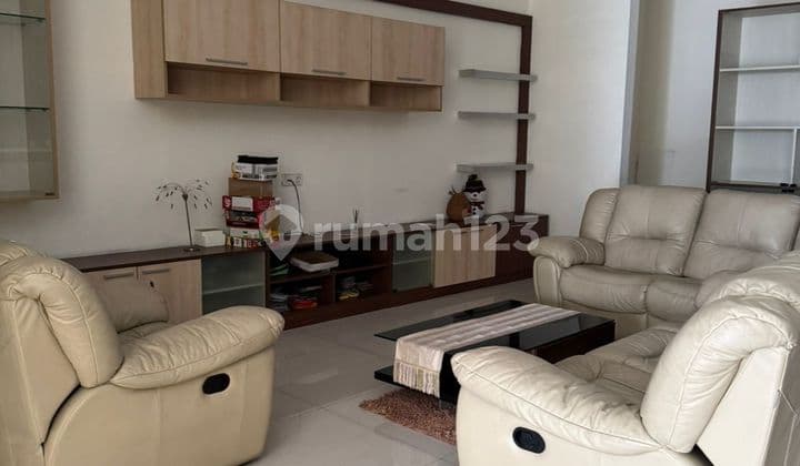 Disewakan Rumah Siap Huni di Florence Pik, Lt.12x20m2, Furnished