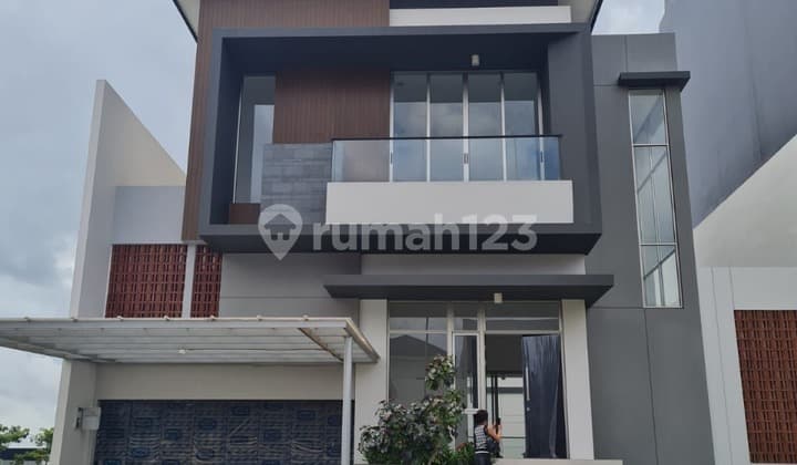 For Sale 2.5-Story House in Pantai Bukit Villa PIK2 Size 15x30 Brand New