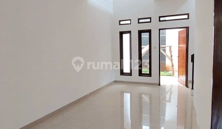 Rumah Dijual Bersih Terawat Lokasi Tengah Kota Turangga Bandung