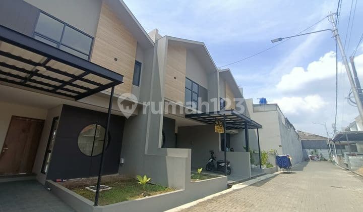 Simple But Lux! Rumah Baru Siap Huni Di Area Setra Duta Bandung