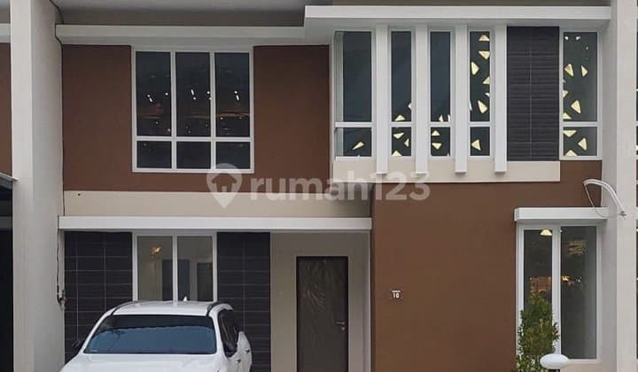 Dijual Rumah 2 Lantai Lokasi Samping Mall The Park Semarang