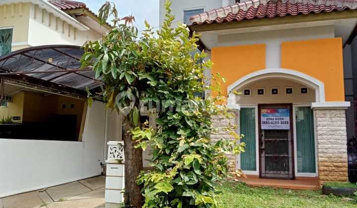 Rumah Cantik 2 Lantai lokasi Semarang Barat tidak Jauh dari Bandara Ahmad Yani Semarang