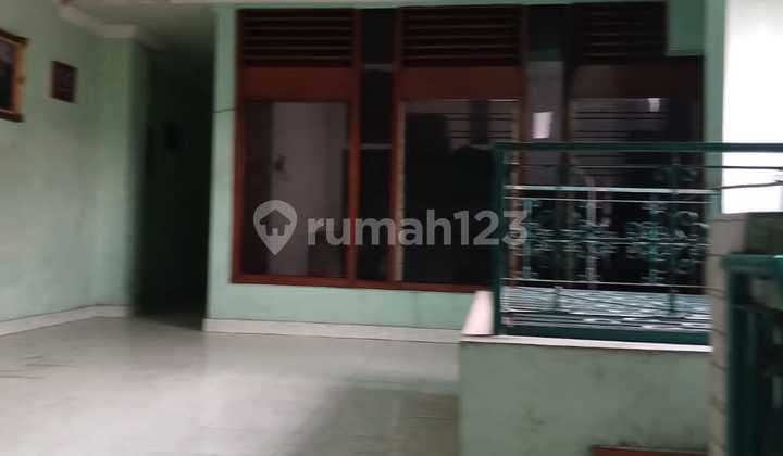 Ruko 3 Lantai di Tengah Kota Solo Cocok Berbagai Usaha