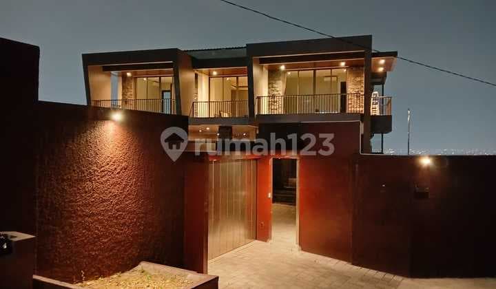 Luxury 2.5-Story House with Full City View of Semarang, Fully Furnished
