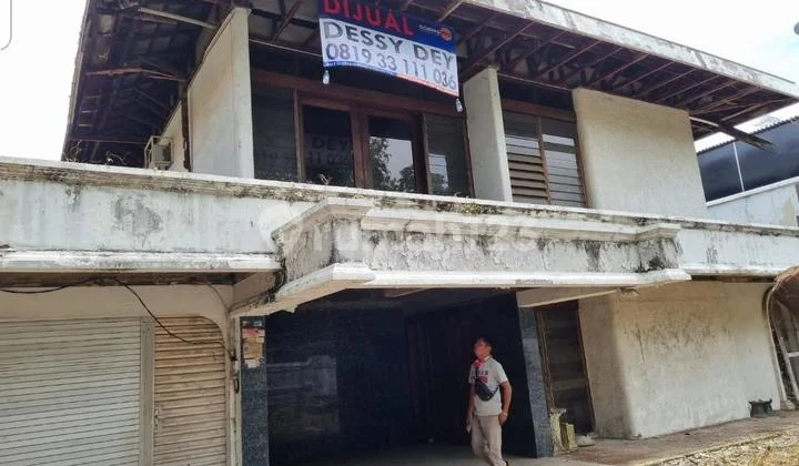 Dijual Rumah Tua Hitung Tanah Sangat Luas Lokasi Strategis Dijual Rumah Tua Hitung Tanah Sangat Luas Lokasi Strategis