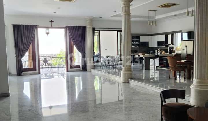 Dijual Rumah Pik 1 Uk 16,5x42m Semi Furnished SHM Ada Pool