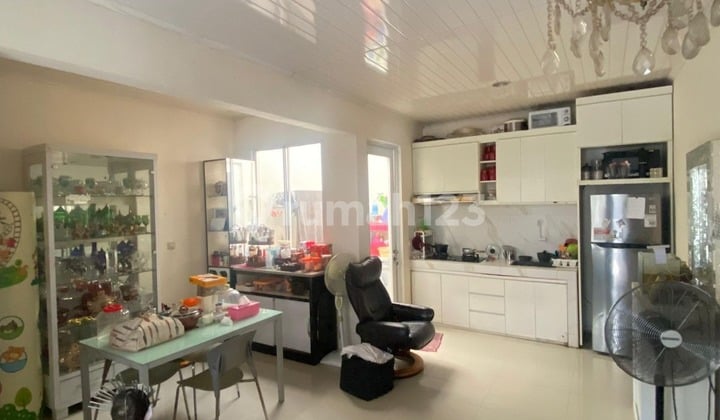 Rumah Hook Victoria Garden Bekasi, Dekat Mall & Tol SHM Nego