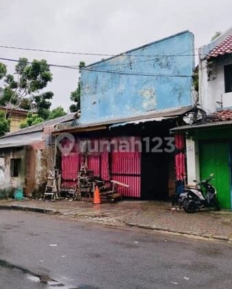Rumah Tua Hitung Tanah Dekat Pasar Pagi, Malaka Tambora