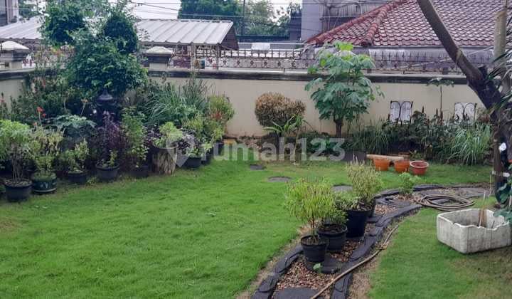 Dibawah Harga Pasar Jual Bu Rumah Hoek 2Lantai di Citra Garden