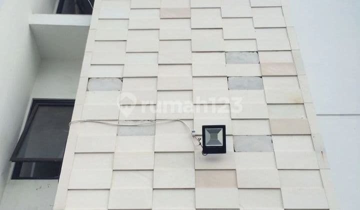 Rumah Kos 3 Lantai di Mangga Besar