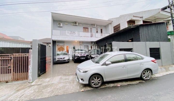 Rumah 2 Lantai Cloud Kitchen di Petukangan, Pesanggrahan