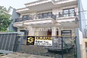 Rumah 2 Lantai Bangunan Baru di Komplek Sunrise Garden