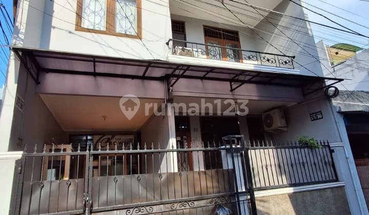 Rumah 2 Lantai di Tanjung Duren Bebas Banjir