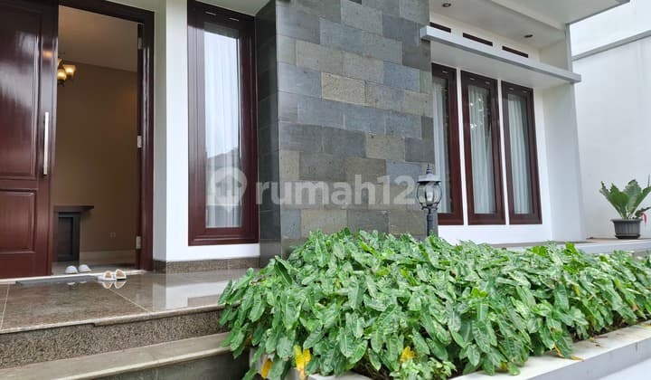 Modern House Near Golf