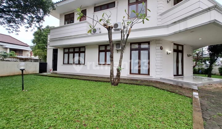 Rumah Luas Cocok Kantor